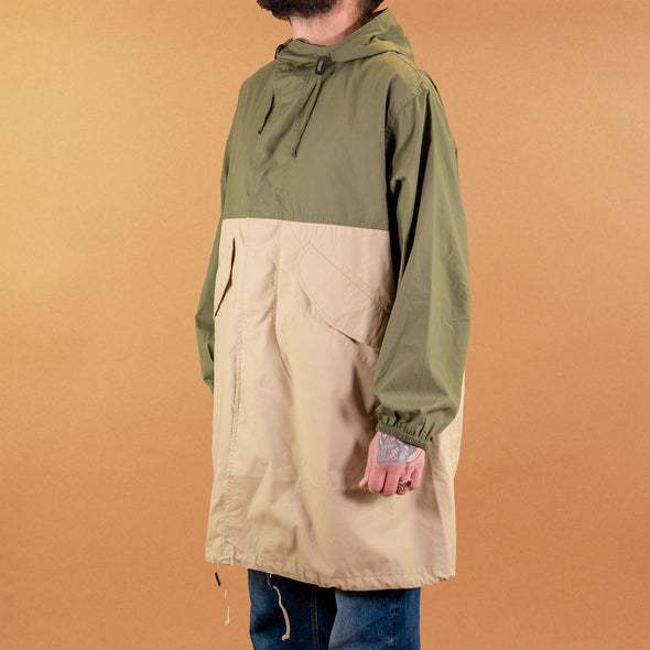 Beach Parka Recycled Poly Tech in Olive/Sand