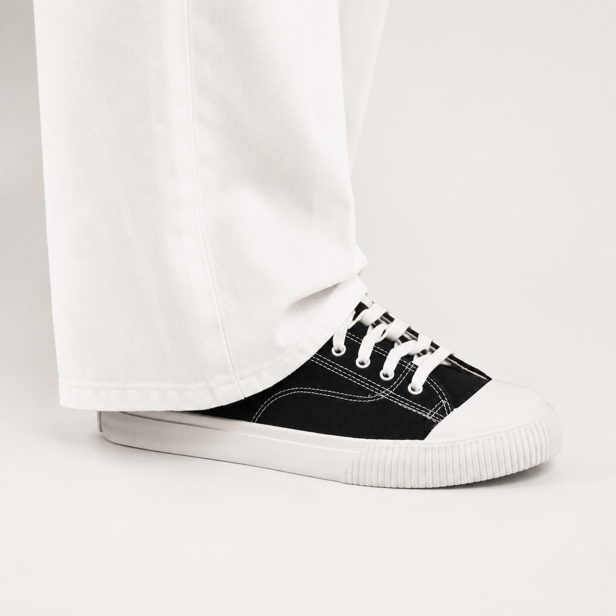 M-01 Canvas Sneakers Black
