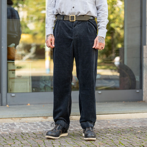 Sune Pleated Wide Cut Trousers Dusty Black