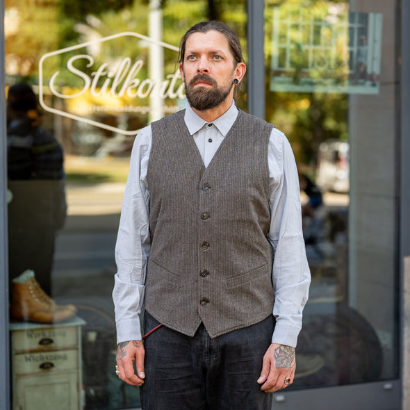 Knud Casual Waistcoat Wool Pin Brown